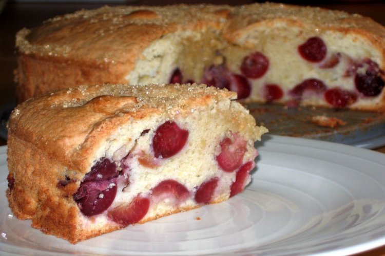 Pour-Over Cherry Cake with Dry Yeast