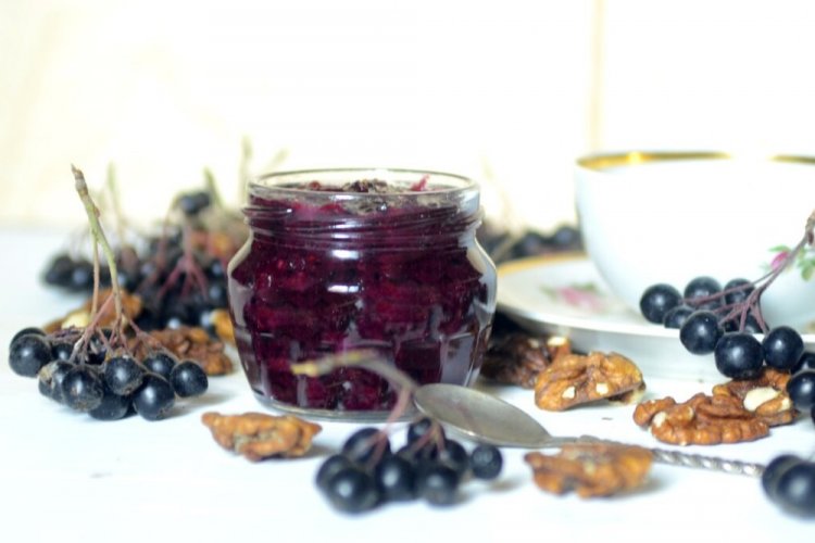 Aronia Jam with Walnuts