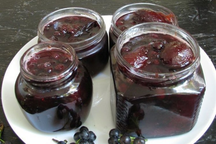 Aronia Jam with Plum