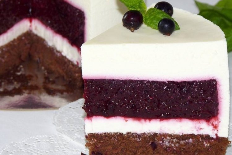 Gelatina de grosella negra con gelatina para pastel