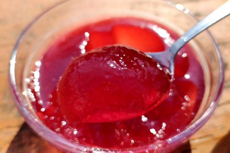 Gelatina de grosella espinosa y frambuesa con gelatina