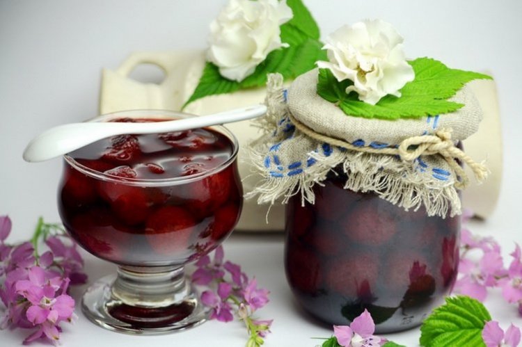 Arándanos con otras bayas en su propio jugo