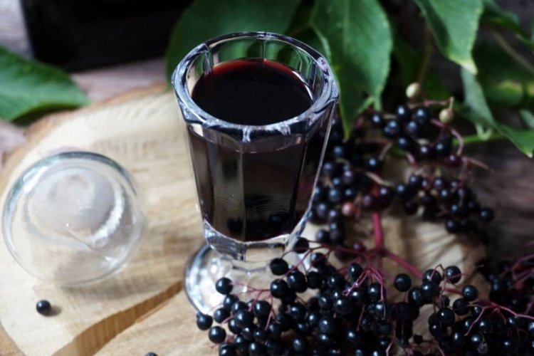 Aronia Berry and Pear Wine