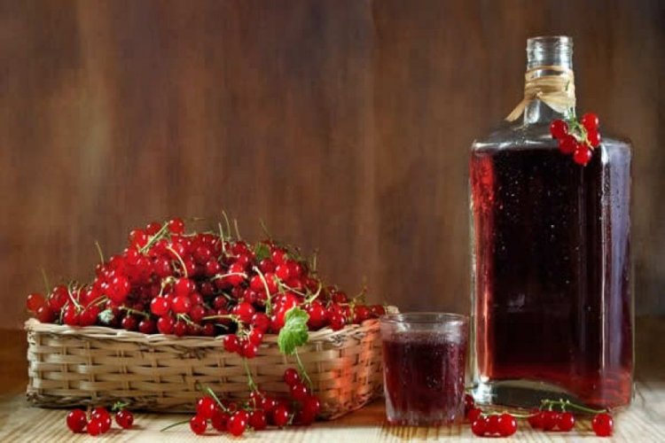 Licor de grosella roja sin alcohol