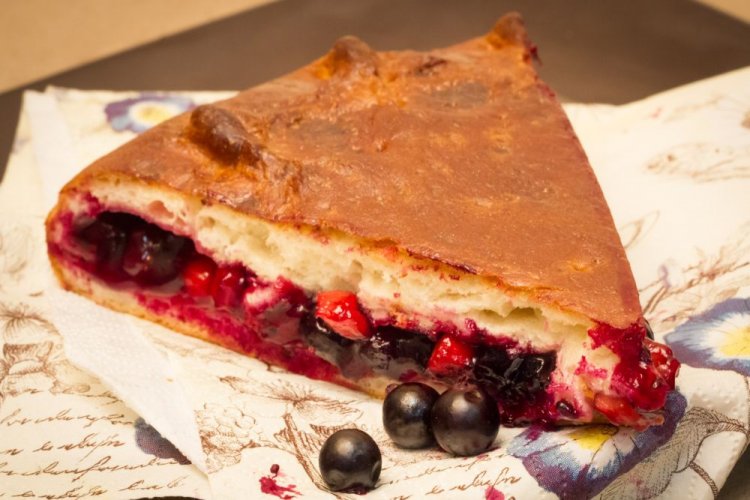Pastel de bayas con levadura seca