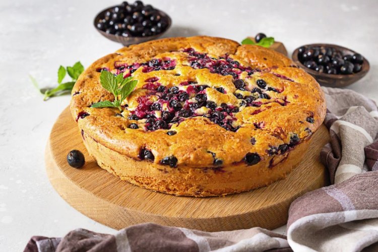 Pastel de grosella negra con kéfir