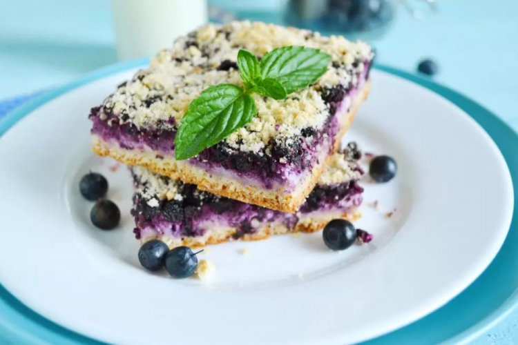 Grated Blueberry Pie