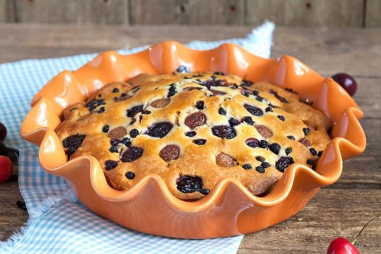 Blueberry and Cherry Pie