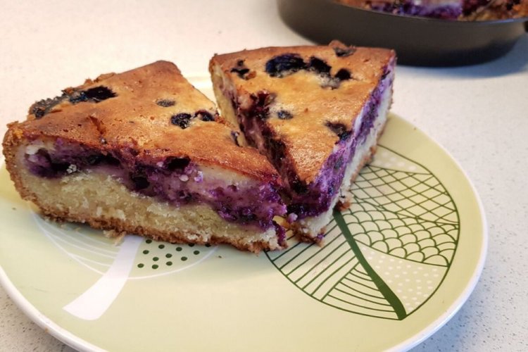 Blueberry Pie with Buttermilk