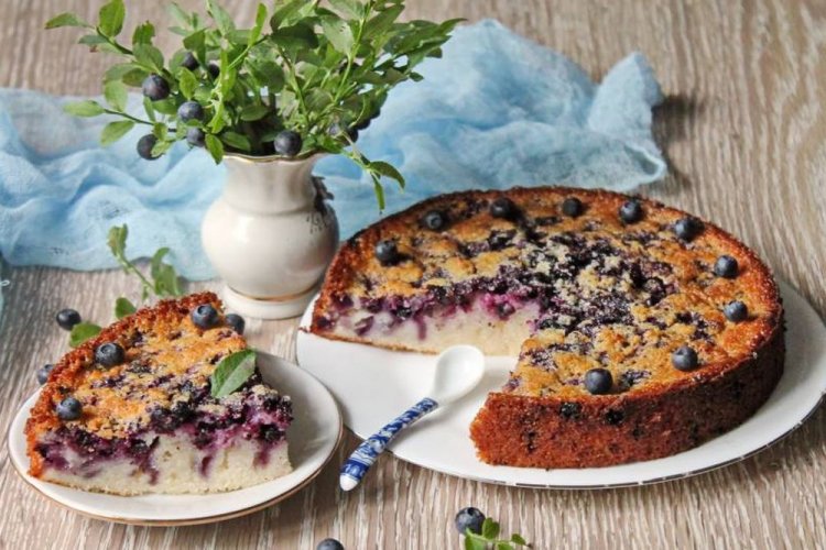 Semolina Cake with Blueberries