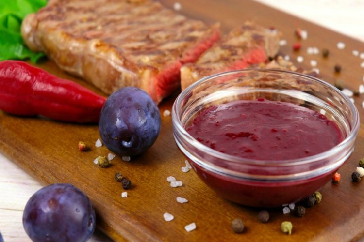 Scharfe Pflaumen-Chili-Sauce ohne Kochen