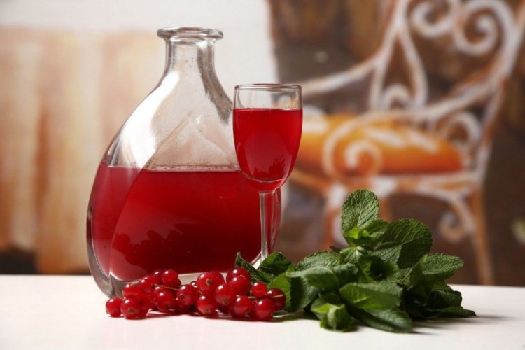 Licor de grosella roja con arándanos y naranja