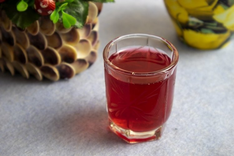 Saskatoon Berry Liqueur with Moonshine
