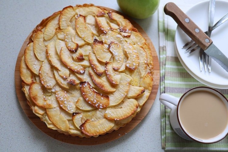 Tarta de manzana en sartén