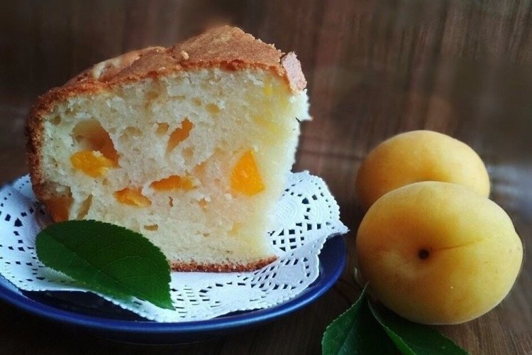 Pastel de albaricoque sin lácteos con levadura
