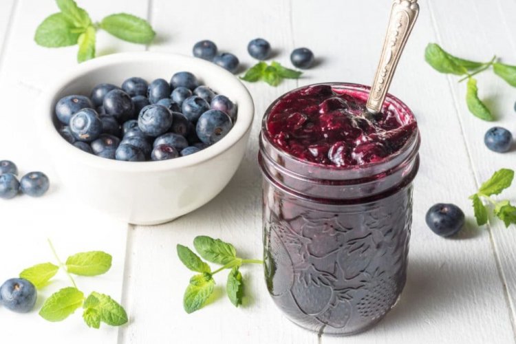 Blueberries with Sugar and Cardamom (No-Cook)