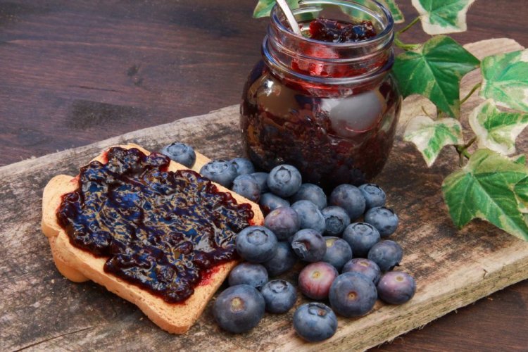 Blueberries with Anise, Lemon Zest, and Sugar
