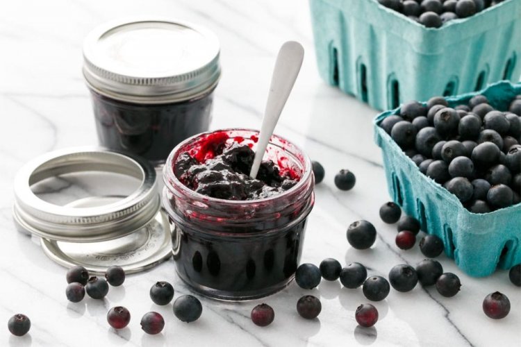Blueberries with Sugar and Gelatin (No-Cook)