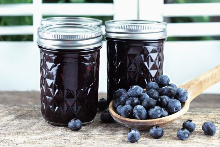 Blueberries with Sugar and Citric Acid for Winter