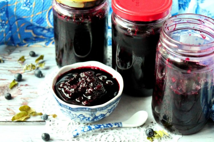 Blueberries with Sugar and Cinnamon for Winter