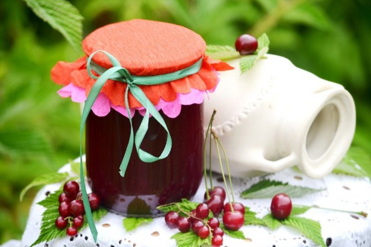 Redcurrant with Cherry and Sugar