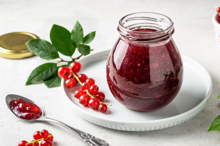 Redcurrant with Cardamom and Lemon Juice