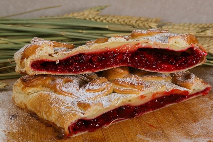 Pastel cerrado de arándano rojo