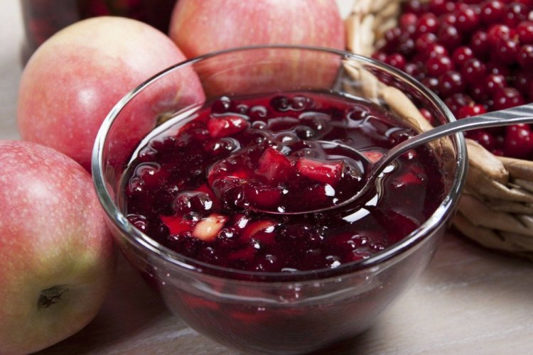 Vanilla Lingonberry and Apple Jam