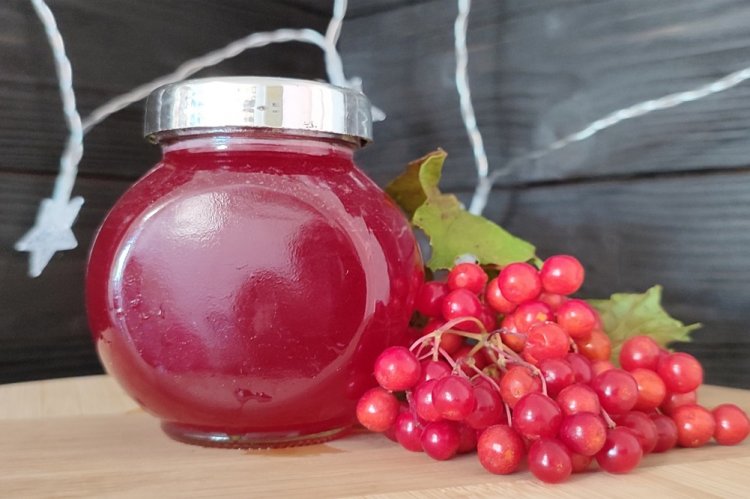 Schneeball-Sirup für den Winter