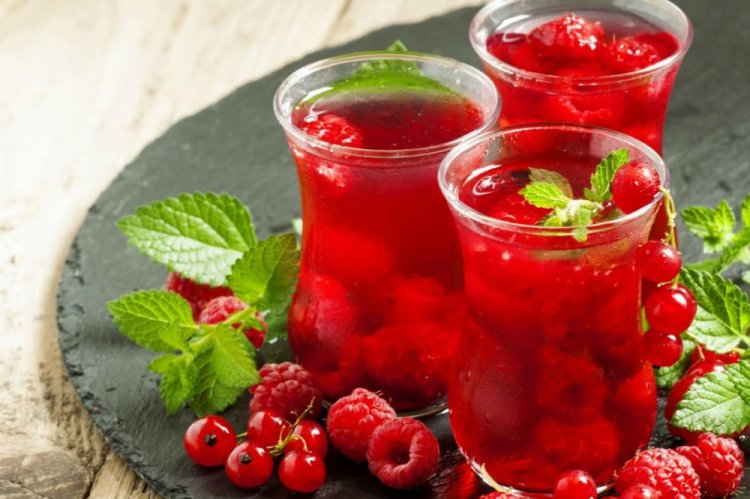 Raspberry and Currant Compote with Citric Acid