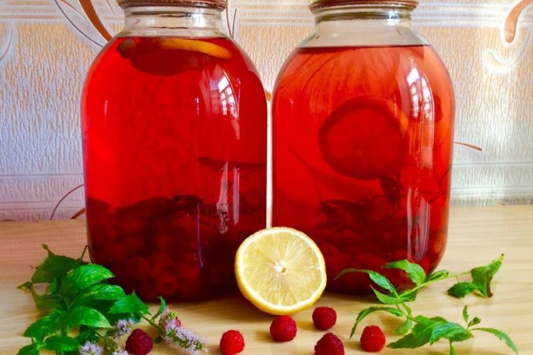 Raspberry and Currant Compote with Lemon
