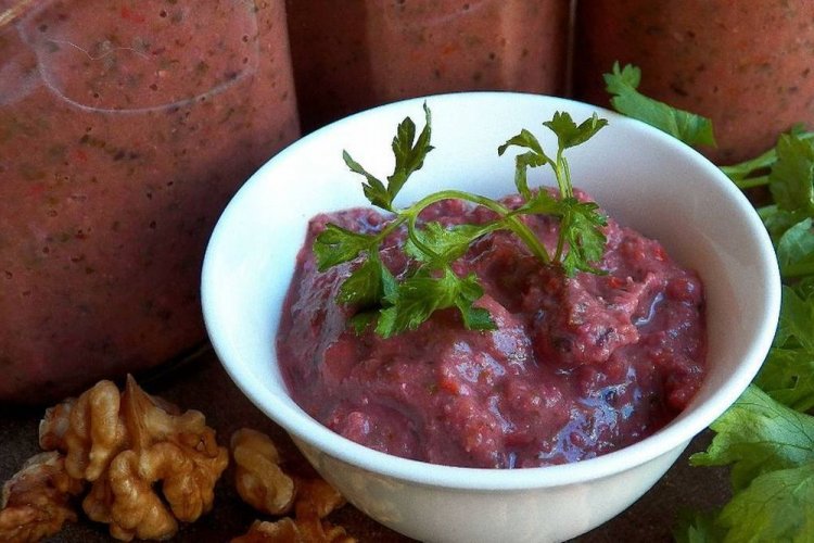 Gooseberry and Walnut Sauce for Meat