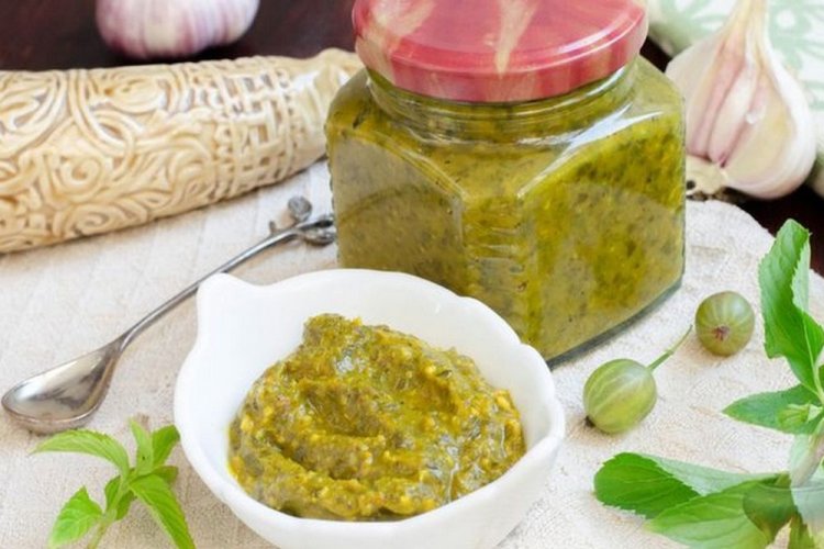 Gooseberry Sauce with Ginger, Mint, and Garlic