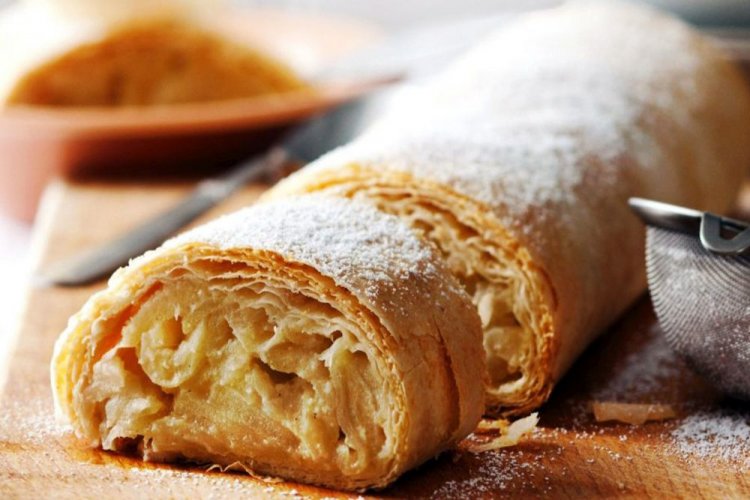 Apple Strudel with Puff Pastry – Classic Recipe