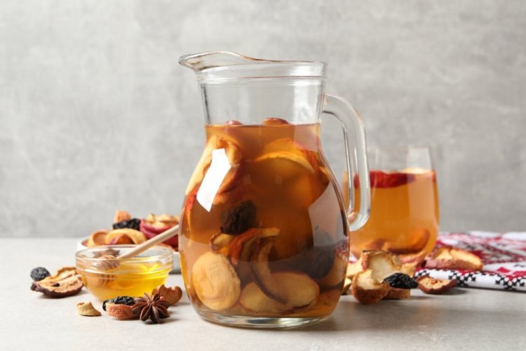 Compota de ciruela pasa y manzanas secas