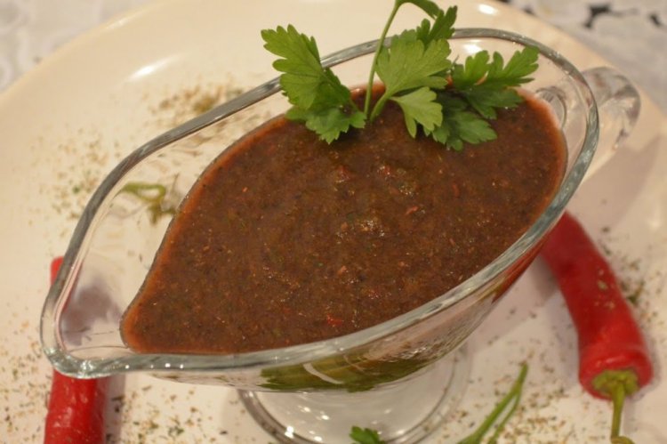 Felsenbirnen-Sauce mit Knoblauch und Kräutern