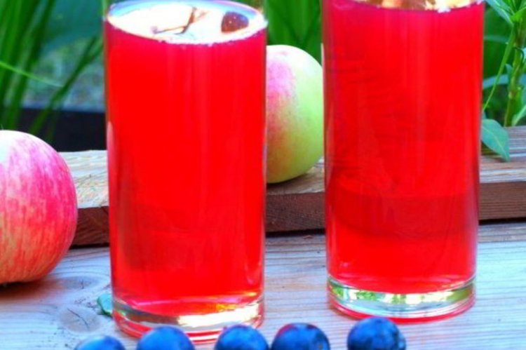 Schlehenkompott mit Brombeeren und Minze
