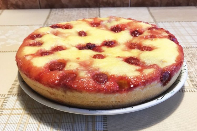 Tarta de fresa silvestre y sémola