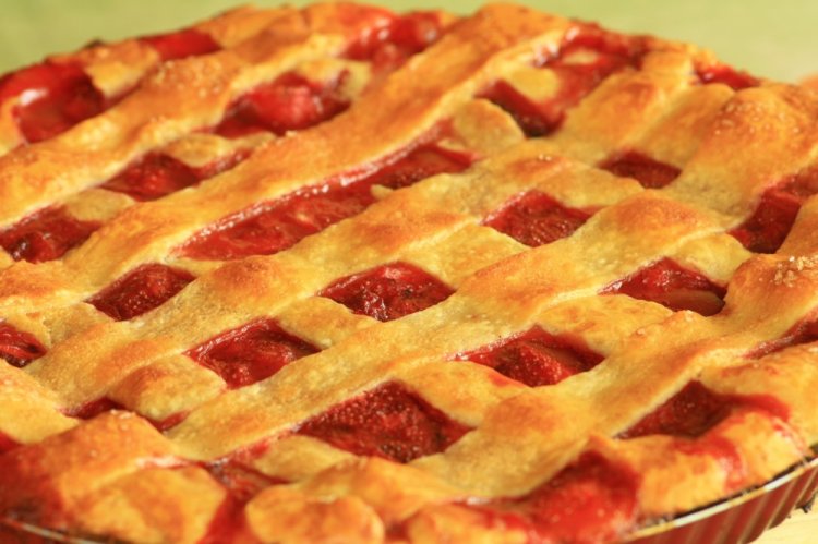 Tarta de hojaldre con fresa silvestre