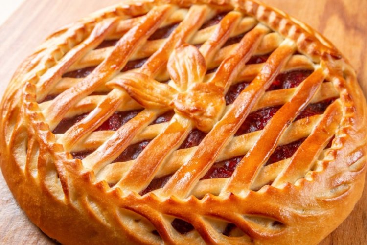 Tarta de levadura con fresa silvestre