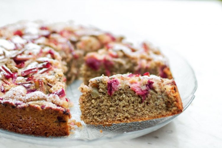 Tarta de amapola con ruibarbo