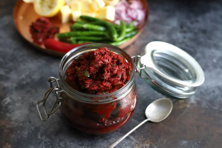 Chutney with Basil, Beets, and Tomatoes