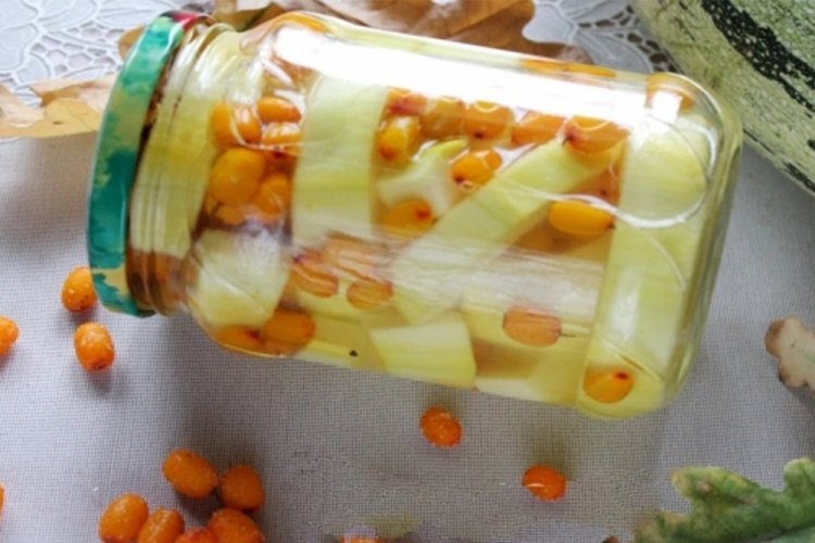 Sanddorn-Zucchini-Kompott mit Sterilisation