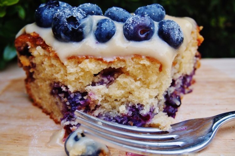Pour-Over Blueberry Pie with Milk