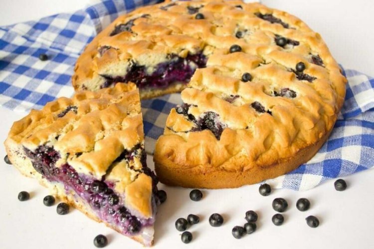 Pour-Over Blueberry Pie in a Multicooker