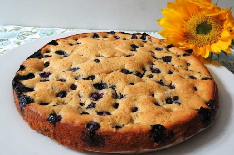 Pour-Over Blueberry Pie with Vegetable Oil