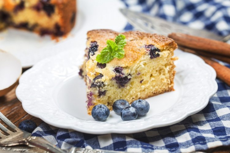 Pour-Over Blueberry Pie with Rice Flour
