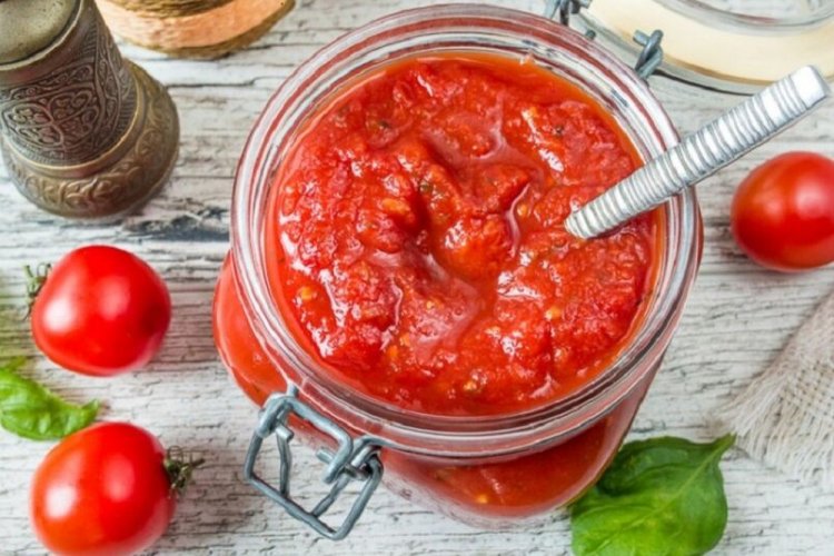 Salsa de tomate con aceite de oliva y zumo de limón