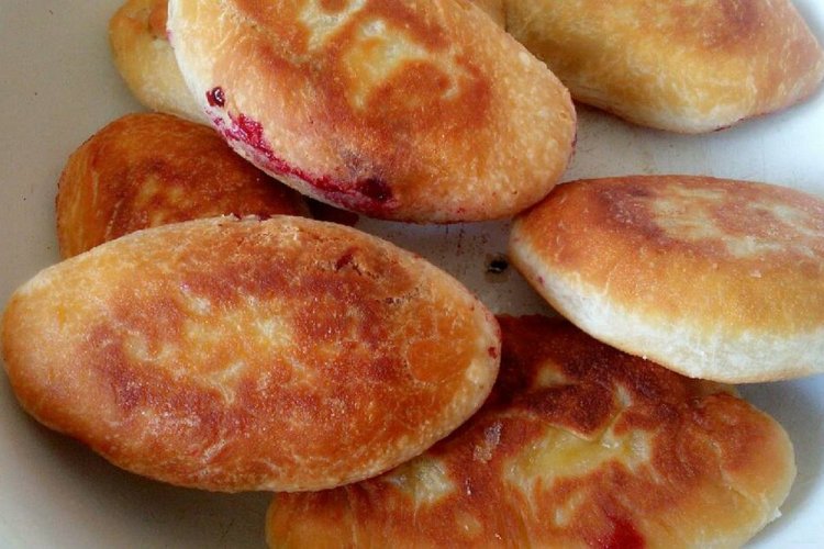 Fried Raspberry Pies with Yeast Dough
