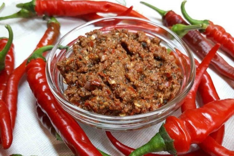 Adzhika abjasia picante con nueces